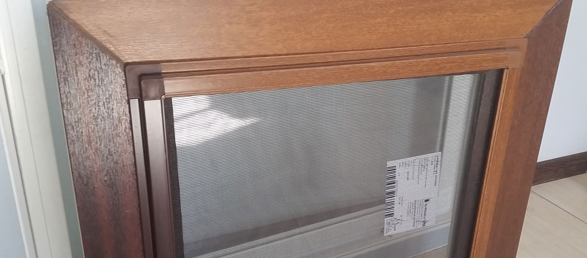 Okná pre hospodárske zvieratá, maštale, ošípané a stajne. Výrobca plastových okien, sietí proti komárom - Poľsko